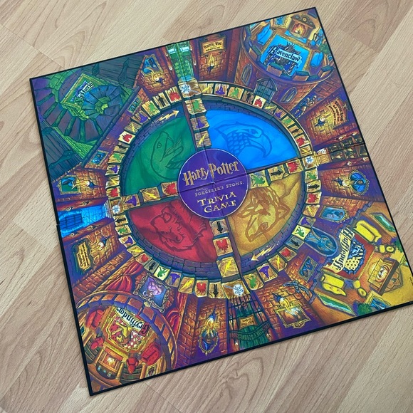 HARRY POTTER TRIVIA BOARD GAME - Picture 3 of 5